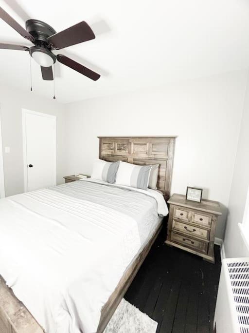 The Gateway: Entire Apartment 7 Mins From Airport Cleveland Buitenkant foto