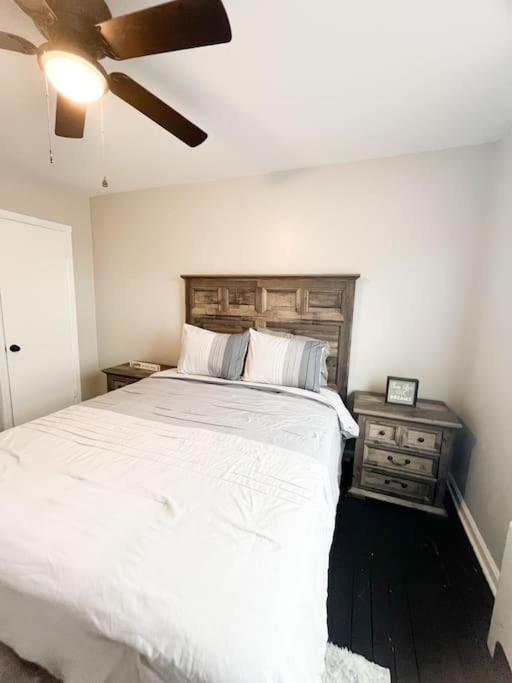 The Gateway: Entire Apartment 7 Mins From Airport Cleveland Buitenkant foto