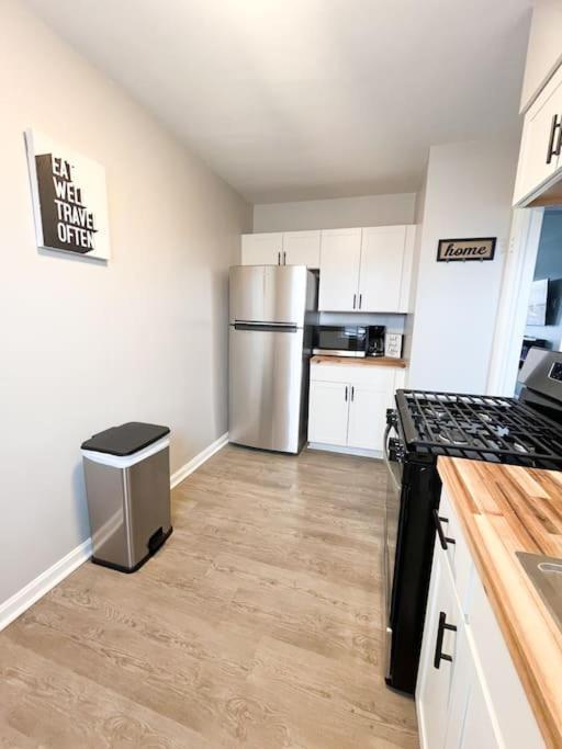 The Gateway: Entire Apartment 7 Mins From Airport Cleveland Buitenkant foto